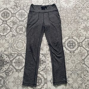 VGUC lululemon size 6 (unable to find size dot).